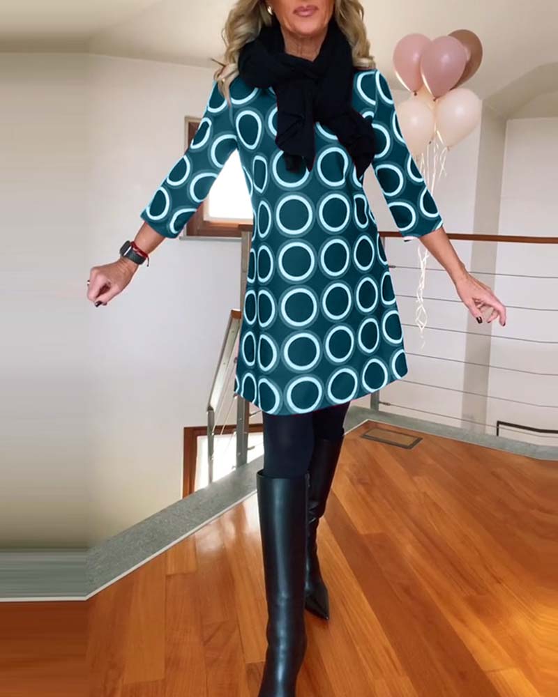 Ashleigh | Casual dress with round neck and circle print