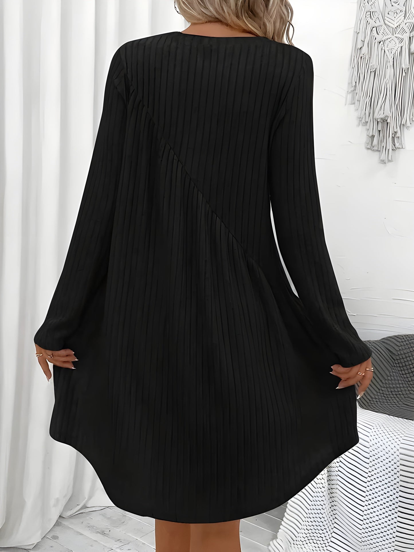 Roxie | Dress made from soft knitted fabric